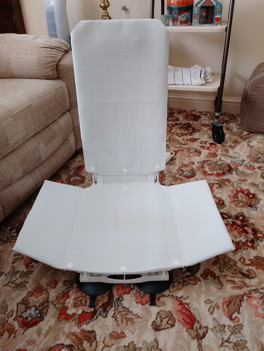 aquatec orca white reclining bath lift with rechargeable remote control aquatec orca white reclining bath lift with rechargeable remote control